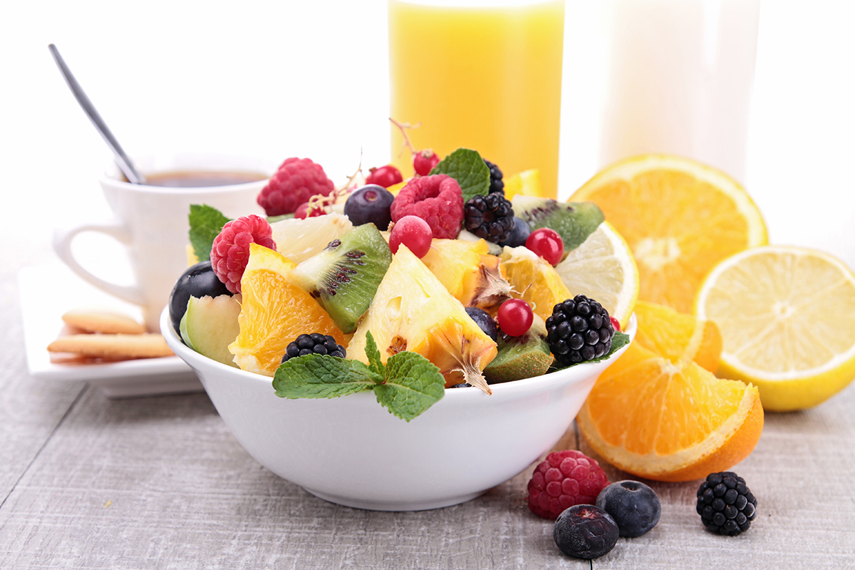 Mách bạn 5 loại trái cây và rau củ mùa hè giúp giảm cholesterol